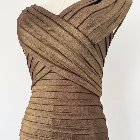 Y2K CACHE GOLD PLEATED V-NECK MIDI DRESS - Picture 3 of 6